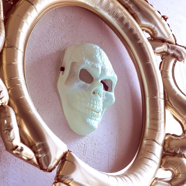 Selvlysende Kraniemaske