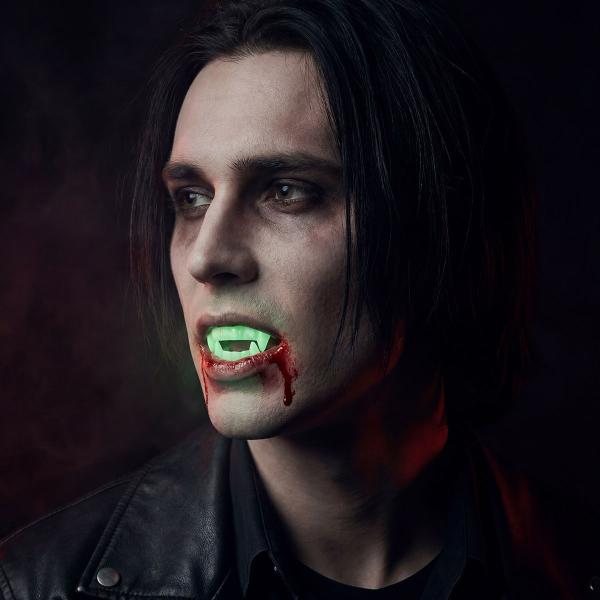 Selvlysende Vampyrtænder