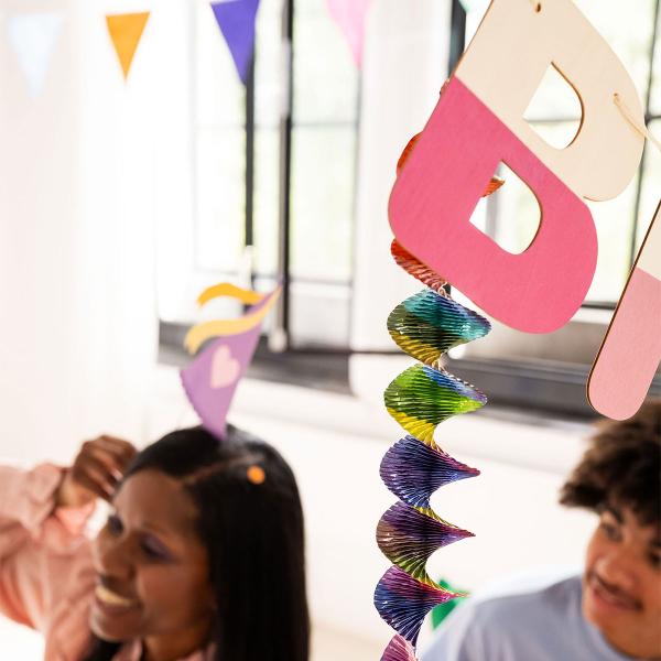 Bogstavguirlande Happy Birthday i Træ 4 m