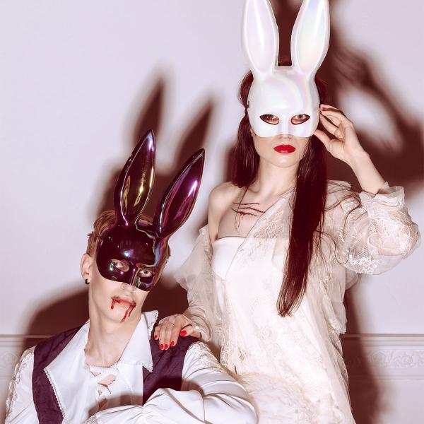 Mørk Iriserende Kaninmaske